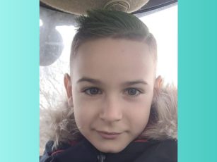 Darius din Șinca Veche are nevoie de ajutor pentru a supraviețui. Copilul de 8 ani are o tumoare pe creier