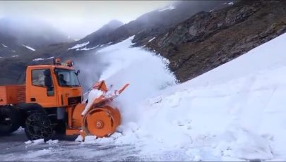 Zăpadă de 3 metri pe Transfăgărășan