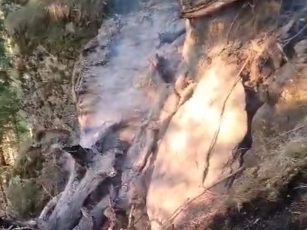 Incendiul din Viștea Mare nu s-a stins. Pădurarii au descoperit noi focare