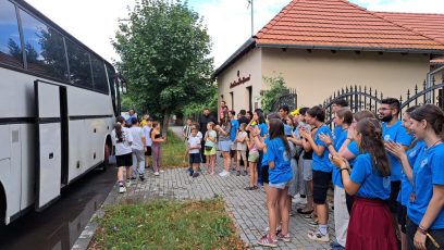 Zeci de copii din Moldova veniți în tabără, găzduiți de familii din Făgăraș