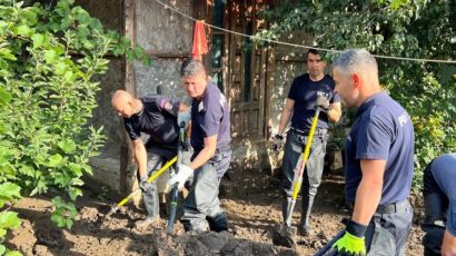 72 de pompieri brașoveni sunt în misiune la Galați și Vaslui, județe afectate de inundații