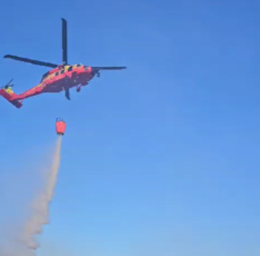 Pompierii au reluat acțiunile de stingere a incendiului de pădure din zona vârfului Comisu