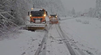 Ninsoarea creează probleme pe drumurile din județ