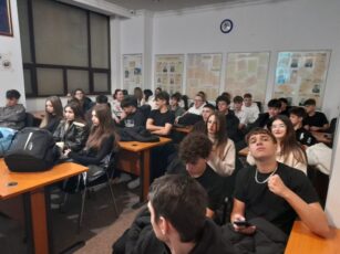 Elevi din Brașov, față în față cu istoria recentă la CNSAS