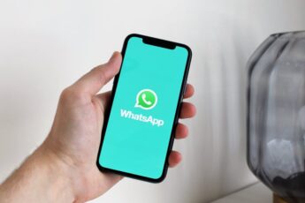 Rețeaua care cerea „un vot pentru Ilinca” pe WhatsApp, destructurată la nivel național