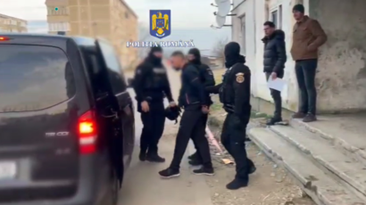 Făgărășean arestat pentru tâlhărie calificată, după ce a furat o borsetă cu bani și documente