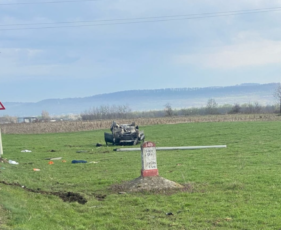 Un șofer beat s-a răsturnat cu mașina pe drumul spre Transfăgărășan