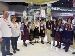 Țara Făgărașului a cucerit China cu straie, cântece și meșteșuguri vechi