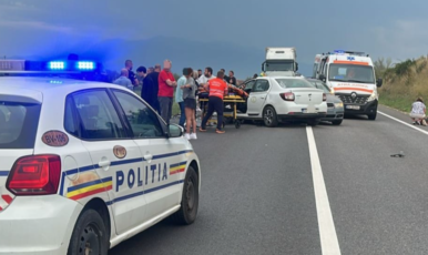 Accident cu 4 autovehicule, la ieșiea din Codlea. 3 persoane sunt rănite