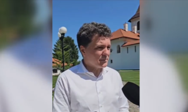 Nicușor Dan, la Sâmbăta de Sus: „Am vrut să fiu aproape de comunitate. E un loc unde veneam cu părinții”