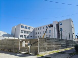 Școala Gimnazială Nr. 7 rămâne în șantier. Primarul promite deschiderea în octombrie