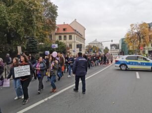 Peste 1.000 de oameni au mărșăluit la Brașov pentru siguranța femeilor