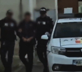 A fost reținut bărbatul care a lovit o femeie și pe fiul acesteia în Făgăraș