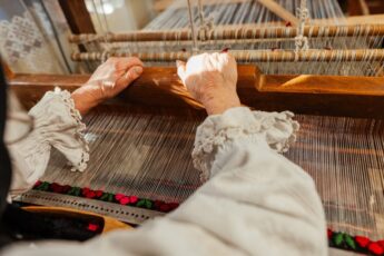 Meșteșugurile din Țara Făgărașului cuceresc Europa prin Mândra Project