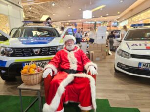 Polițiștii brașoveni, „în misiune cu Moș Crăciun” pentru al patrulea an consecutiv