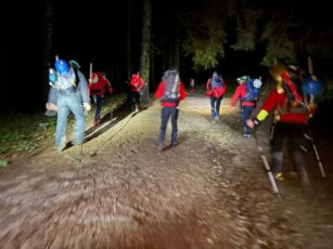 Persoană accidentată în zona Văii Viștișoara. Salvamontiștii încearcă să o salveze