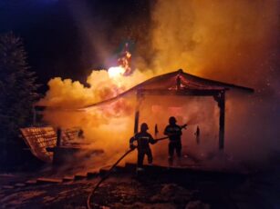 10 incendii în numai 48 de ore, în județ. O persoană a murit, alta este în stare critică