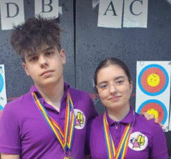 Aur pentru frații Dungu la Campionatul Național de Tir cu Arcul