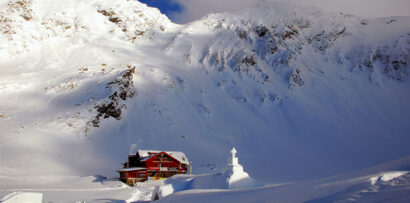 Zăpadă de aproape doi metri la Bâlea Lac. Risc mare de avalanșe