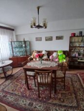Vand apartament cu 4 camere