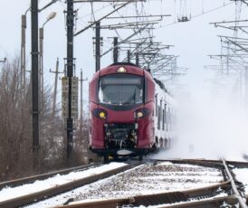 Ninsorile dau peste cap circulația feroviară. Întârzieri mari pe rutele Brașov-Sibiu