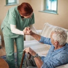 Caut doamnă pentru companie persoană cu mobilitate redusă