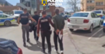 Doi bărbați care au împușcat un urs la Victoria au fost reținuți