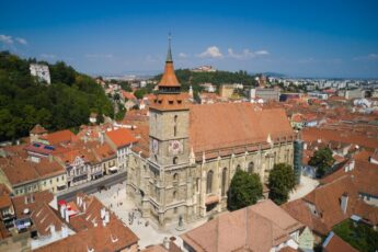 Misiune unică în România: Restaurarea Bisericii Negre din Brașov va dura zeci de ani