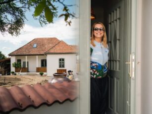 Andreea Esca deschide vara aceasta un spațiu cultural la Porumbacu de Sus