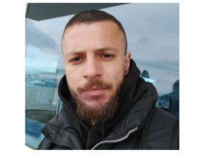Bărbat din Victoria, dispărut de două săptămâni, căutat de polițiști