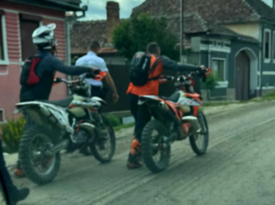 Făgărășeni prinși beți pe motociclete de cross, în Șoarș