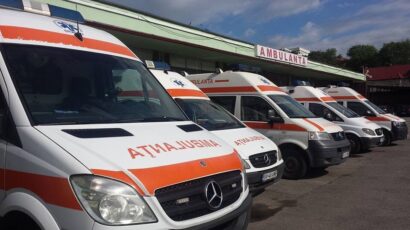 O nouă ambulanță pentru transportul nou-născuților în stare critică a intrat în dotarea SAJ Brașov