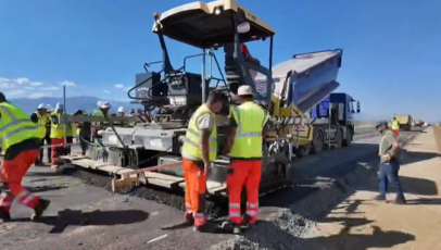 A început asfaltarea pe A13. Primele teste au loc între Arpașu de Jos și Sâmbăta de Sus
