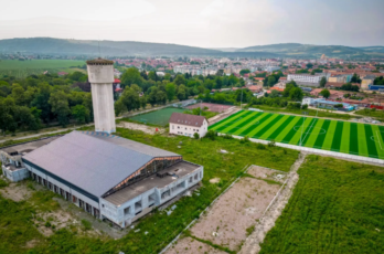 Lucrările la bazinul de înot ar putea fi reluate în 2027