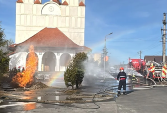 Sibiu: O țeavă de gaz a luat foc în apropierea unei biserici