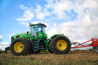 Tânăr din Recea, reținut pentru furt de motorină din tractoare agricole
